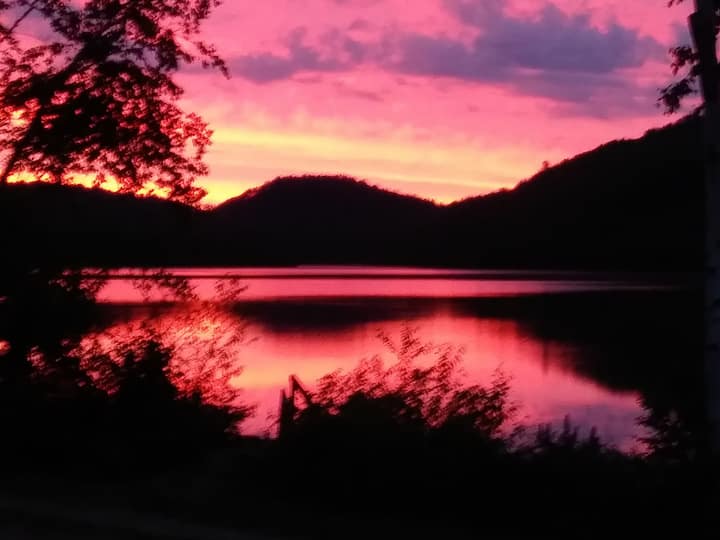 Barrys Bay Solar Cottage on Fishing Lake