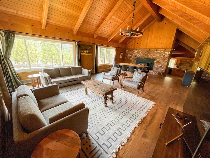 Sequoia Bears Cabin: Spacious 3 Br W/mountain View - Camp Nelson, CA