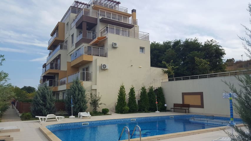 Солнечная квартира вид на море