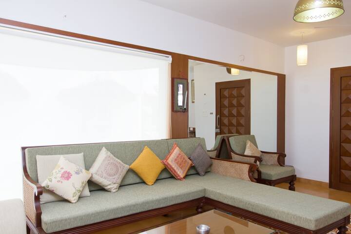 Living room image 2