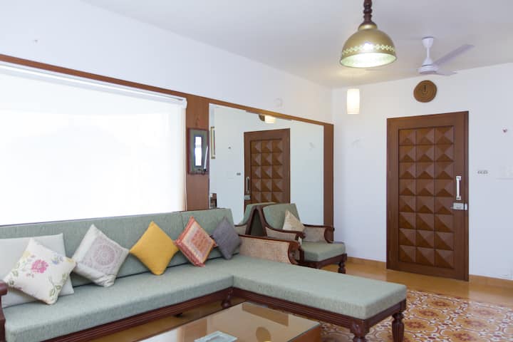 Living room image 3
