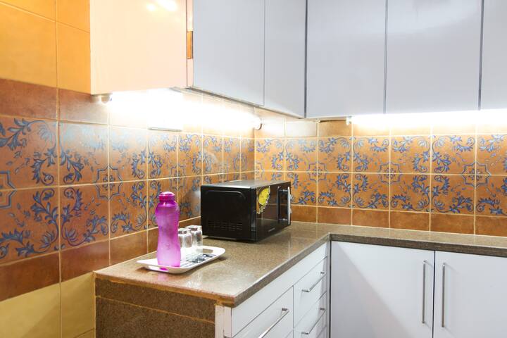 Full kitchen image 1