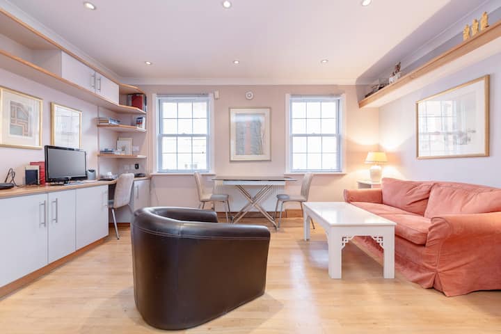 Incredibly Located 1BD Duplex, Heart of London