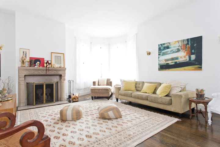 Spacious & Bright 3BD/1.5BA Cow Hollow Home w/Deck