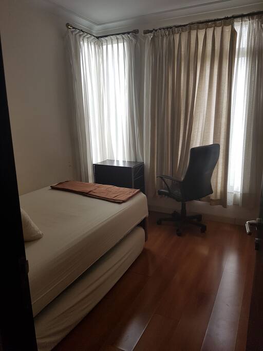 1st bed room: sliding bed
up: 200 x 120
slide: 200 x 90