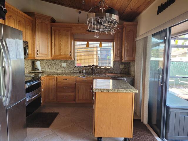 Heated pool, Jacuzzi, Bbq,close to Sawgrass Mall. gallery image 2