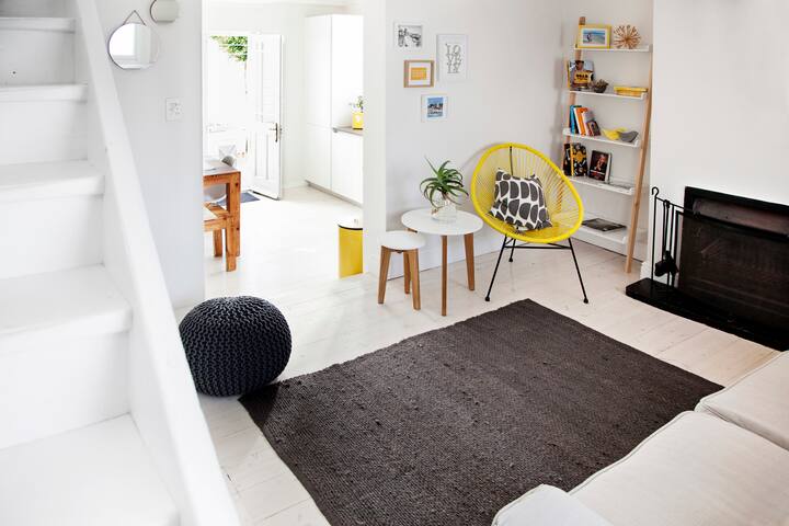 A Trendy Gem in “Woodstock”