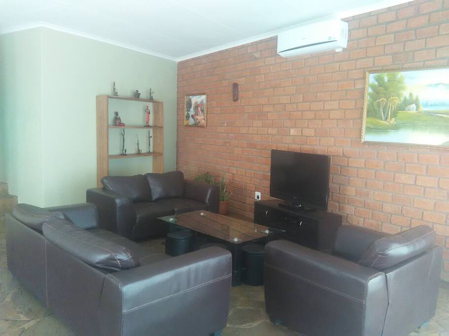 common seating room