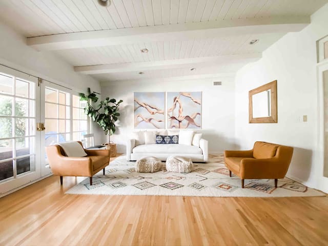 Happy Cheviot Hills Family Home