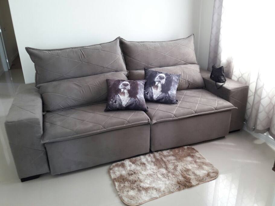 Sala com TV de 32 polegadas