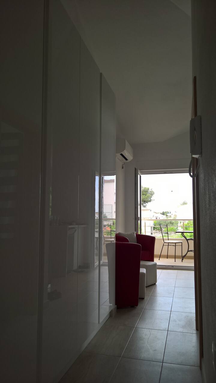 Voldoende kledingkastruimte.