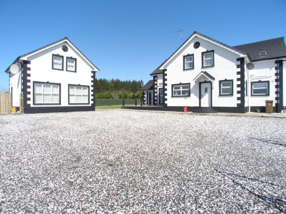 Also showing Forestside House
