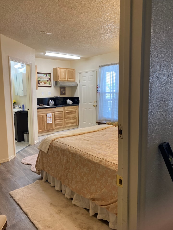 Charming Private Remodeled Studio Suite-apt 2b - Grandview, WA