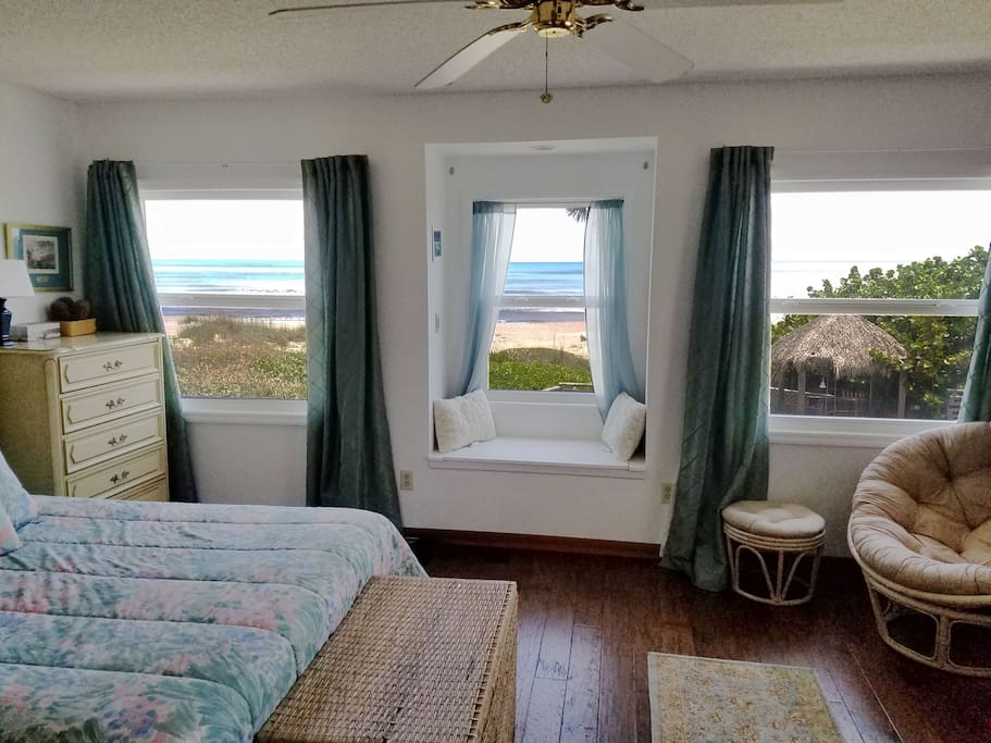 Spectacular ocean views from upstairs king bedroom