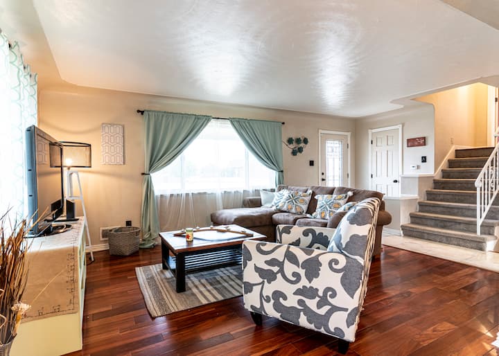 Near Olde Town Arvada * Golden * Pet Friendly Houses for Rent in