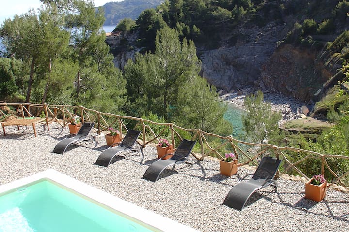 Cozy Villa “Es Secret”, one minute from the sea