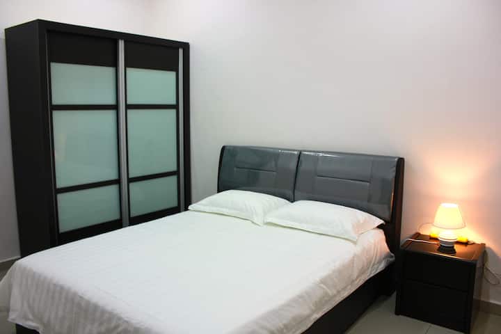 Საძინებელი 3 (საწოლი 152 × 203 სმ)