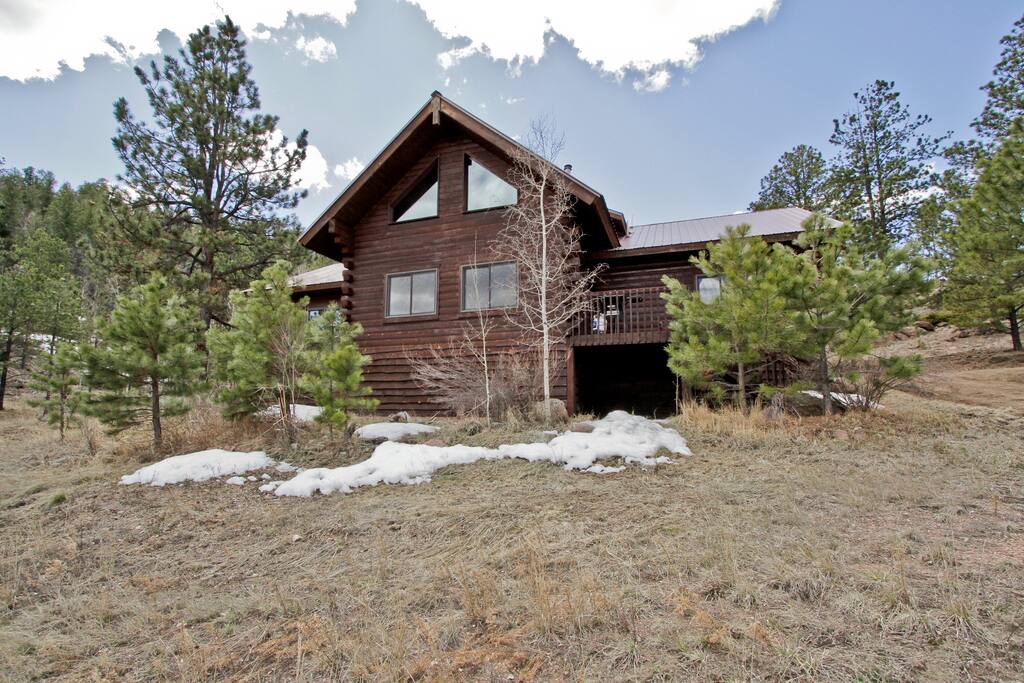 Feels Like Home Cozy Cabin on 40 acres Cabins for Rent in Florissant