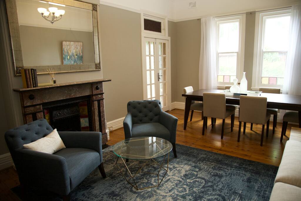 Living and Dining for 8 people