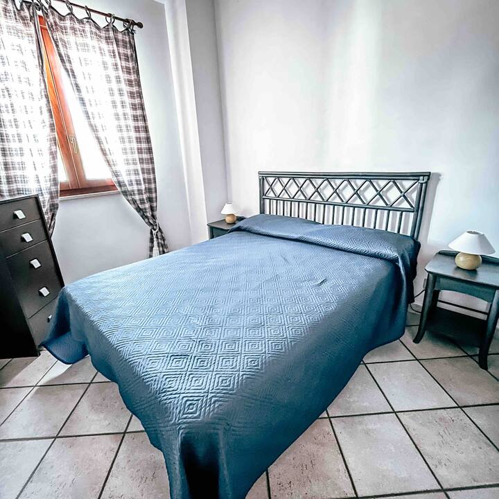 Chumba cha watu wawili na Dirisha