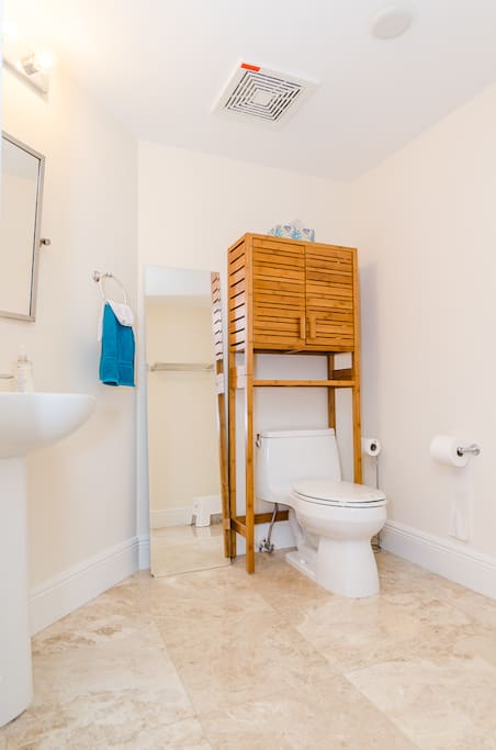Powder room/ Half bathroom