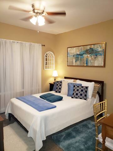 Cozy house charming room