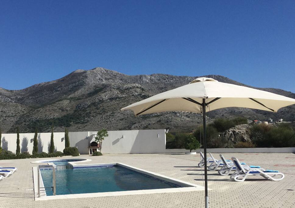 Pool, Sun Loungers and BBQ Facility