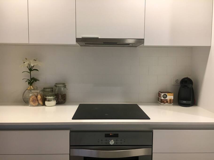 Full equipped, brand new kitchen. You will have your space in the fridge. Feel free to use coffeemaker and to take some croissants in the morning ;)