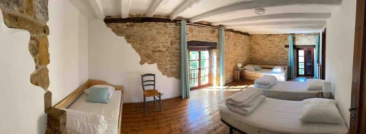 Dormitorio 4 ( ya sea dormitorio doble o dormitorio con capacidad para un máximo de 6 personas )