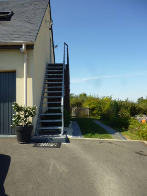 Escalier et parking