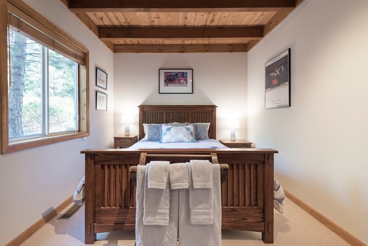 Middle Bedroom with Queen bed and NEW mattress by Winkbeds