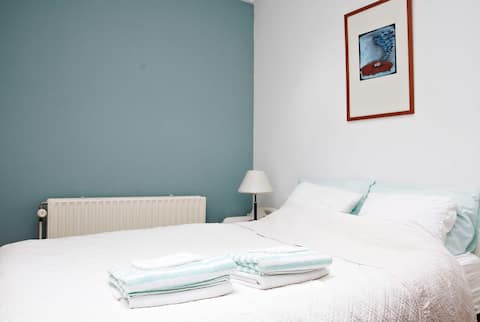 Top location, quiet guesthouse, 2p