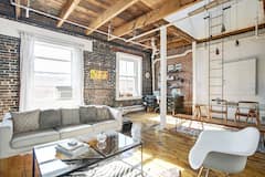 Skylit+Loft+in+Old+Montreal