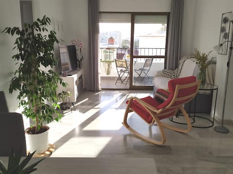 Top Airbnb: Escollera Beach in Estepona
