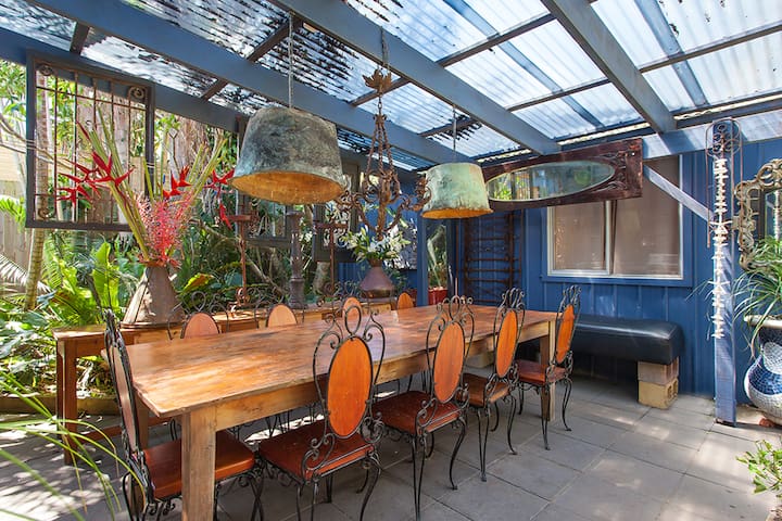 Pet friendly rainforest cottage. gallery image 2