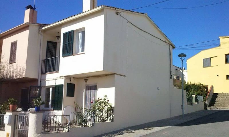 Get Un dormitori de taronja a lapartament de platja For iPhone Un Dormitori De Taronja A Lapartament De Platja