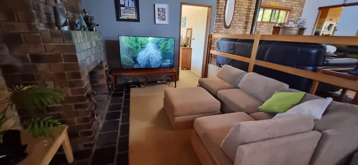 Range Valley Views - Room B - Gympie