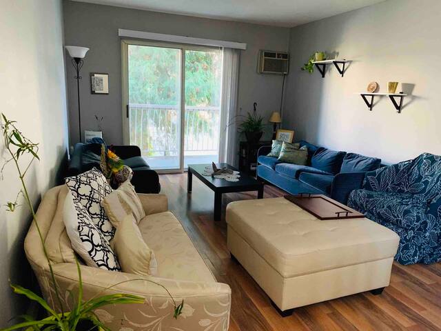 Kelowna's affordable room close to hospital, beach