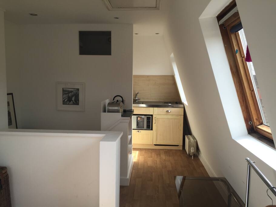 The kitchenette and bathroom
