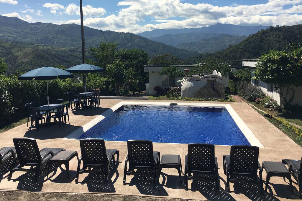 Piscina 2 más cerca a Blue House