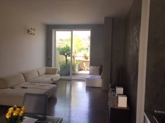 Luxury apartment with terrace gallery image 4