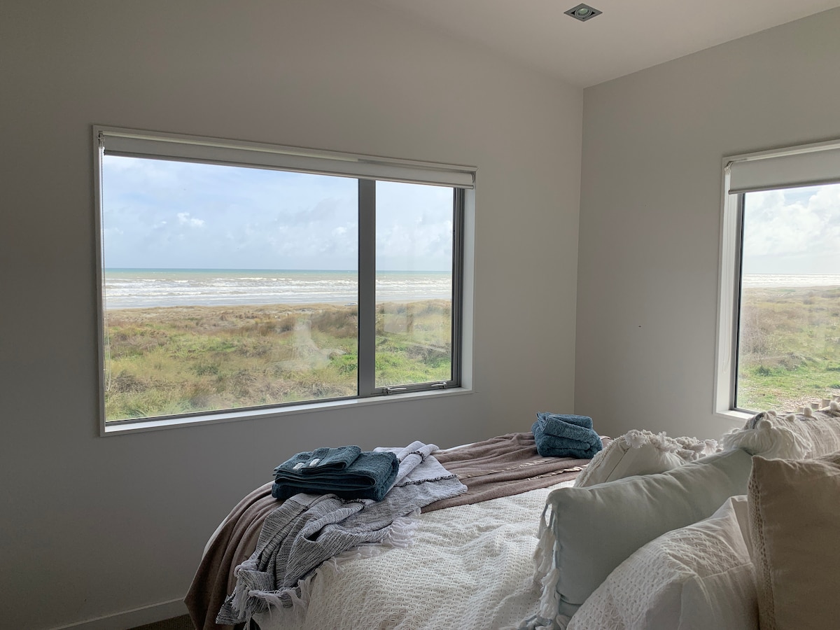 Výhľad na pláž s výhľadom na spálňu