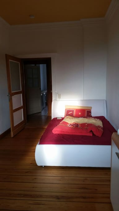 Dein / Euer Bett mit verstellbarem Lattenrost vorne und hinten