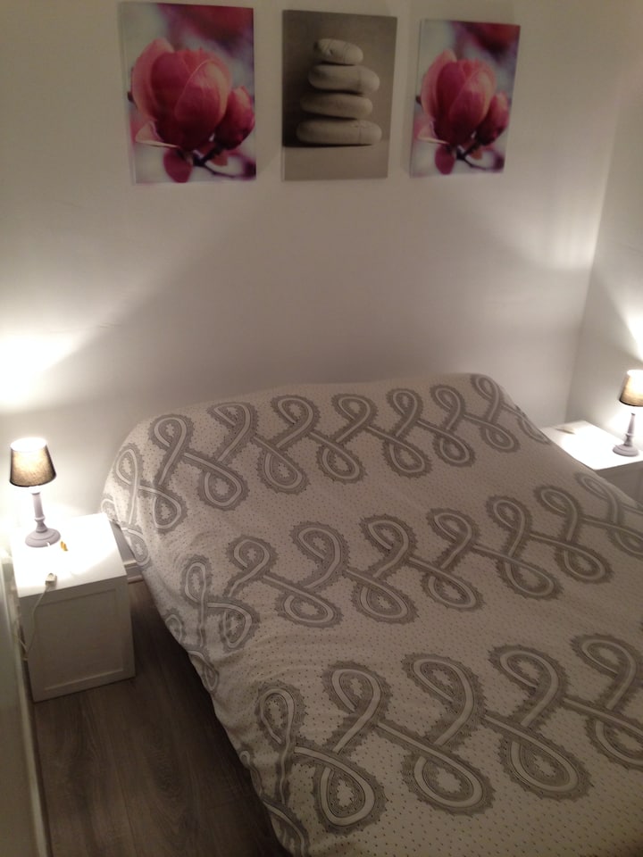 La chambre avec un vrai lit   (I)
