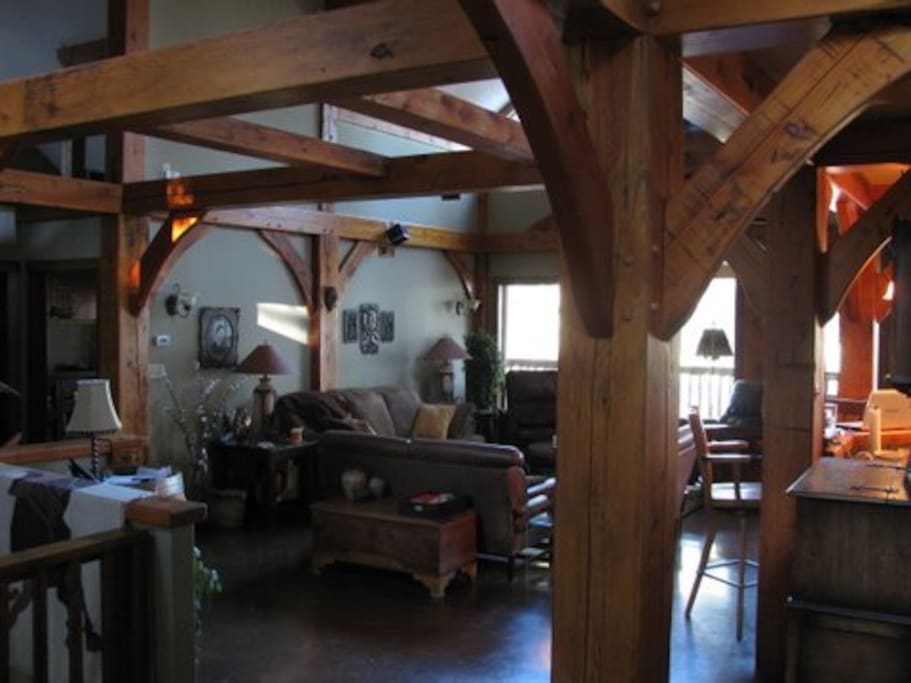 Open/vaulted great room