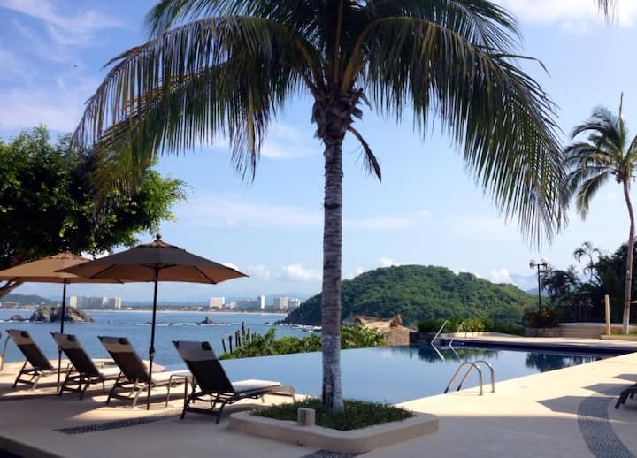 Oceanfront apartment Condominiums for Rent in Ixtapa