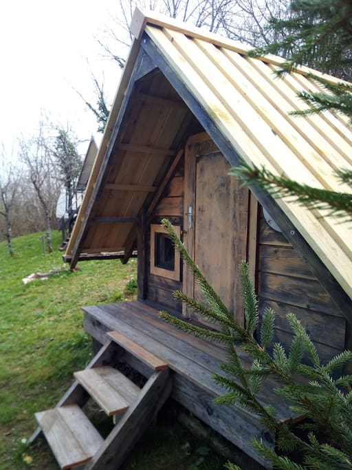 la petite cabane annexe ( lit double)