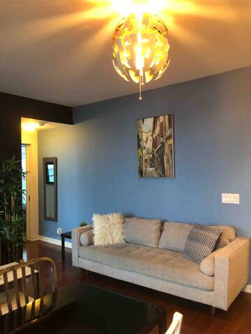 Toronto Downtown 2 Bdrm CN tower gallery image 3