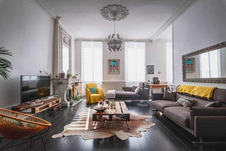 Vintage and modern spirit Apartment in Chartrons