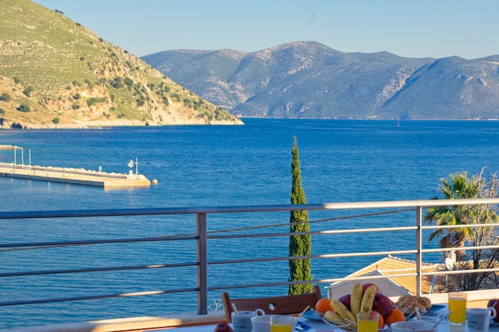 Harbour views in the heart of Agia Efimia.